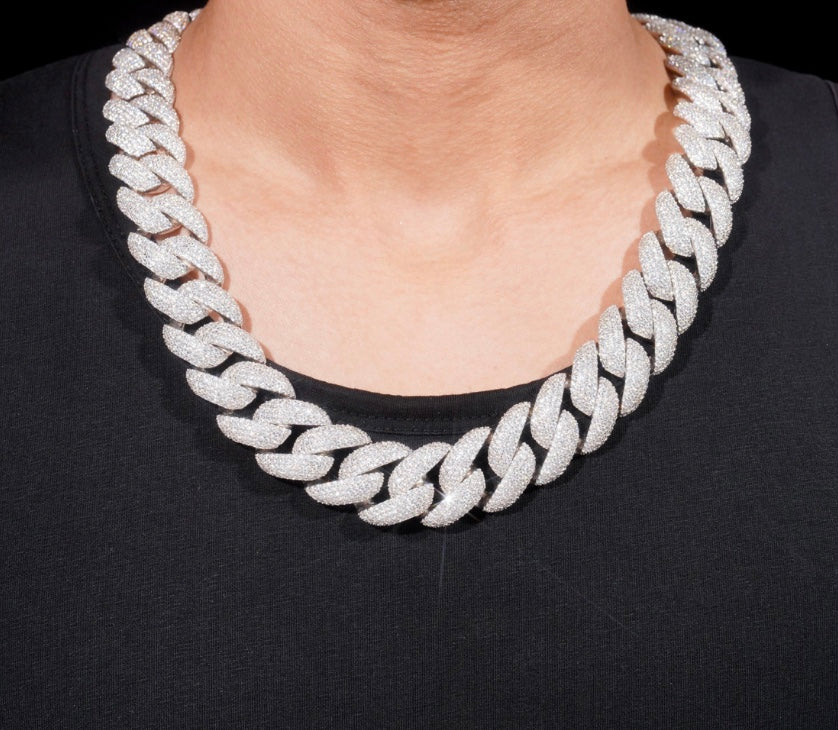 18mm Cuban Chain - Custom Clasp Moissanite