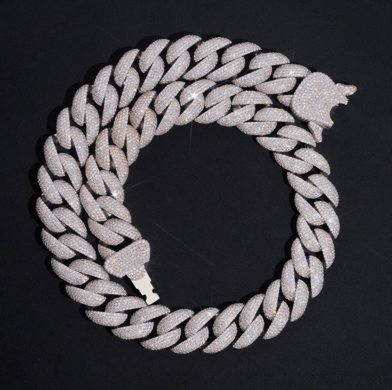 18mm Cuban Chain - Custom Clasp Moissanite