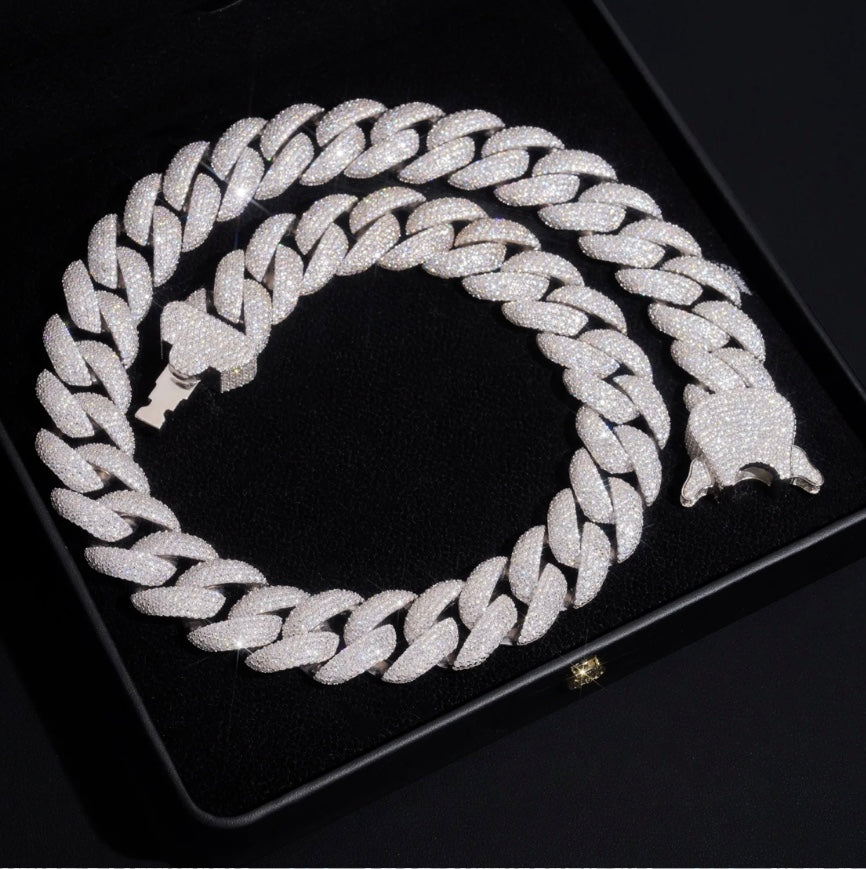 18mm Cuban Chain - Custom Clasp Moissanite