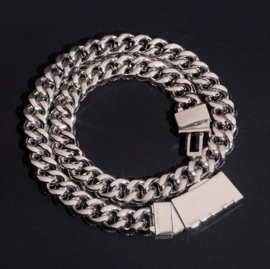 22mm Cuban Chain - 925 Silver Moissanite